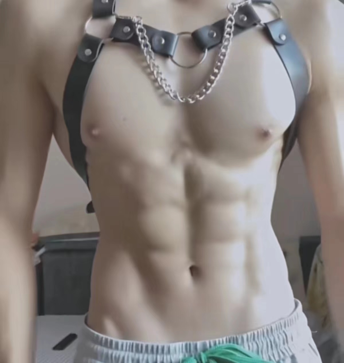 男朋友穿上情趣内衣是种什么样的体验!