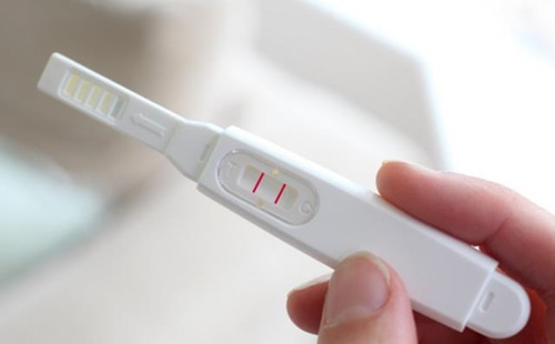 验孕棒和早孕试纸有啥区别 验孕棒准不准