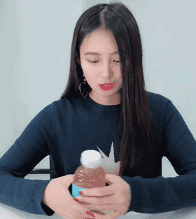 拧瓶盖