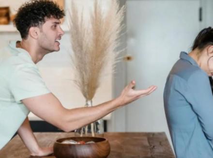 亲密关系中，生气时最能看清一个人